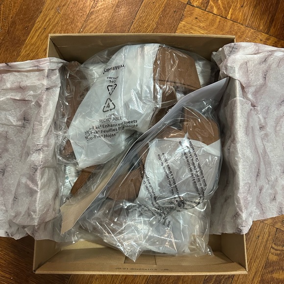 NWOT- Devalyn Slingback Platform Sandal Heeled. Size 8M in color Tobacco - Picture 8 of 12